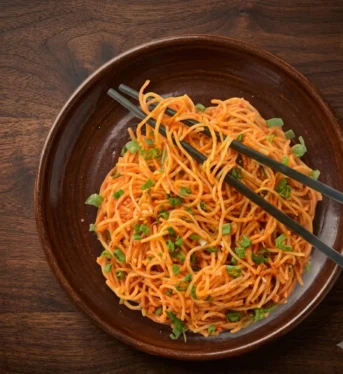 Chilli Garlic Noodles (Veg)