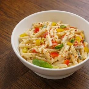 Penne Pasta In White Sauce (Veg)