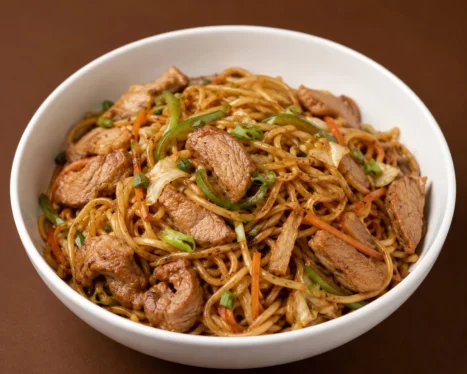 Hakka Noodles (Pork)